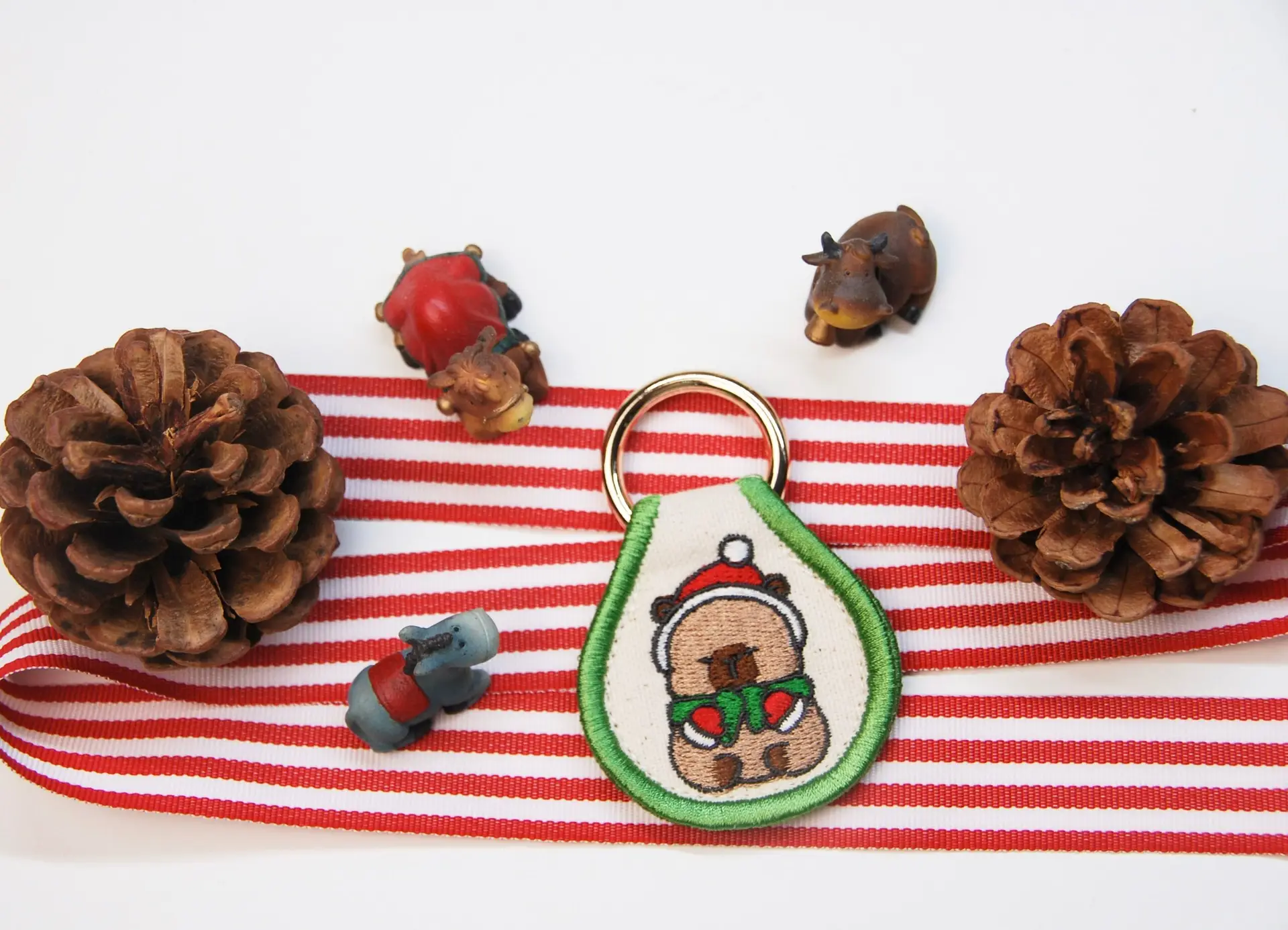 DSC_0419 Xmas Capybara - Image 1